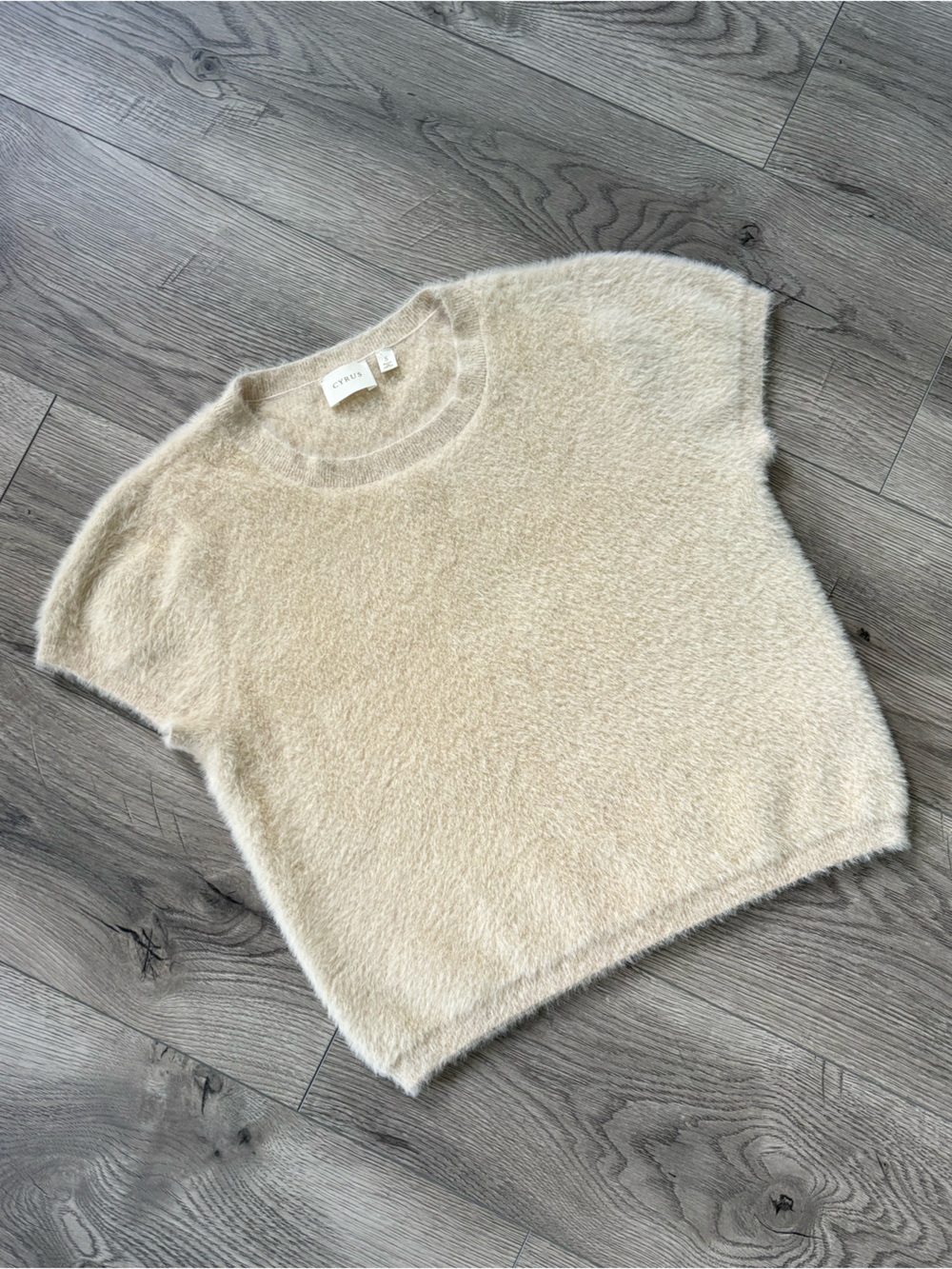 Cyrus Fuzzy Cream Sweater Shirt | Women’s Size Small
